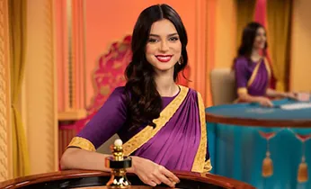 Tuyển thủ eSports đang thi đấu trên máy tính